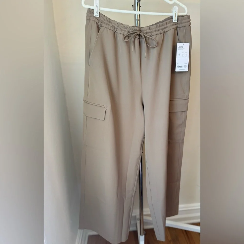 SOLD Athleta Beige Cargo Promenade Pant - Picture 3 of 8